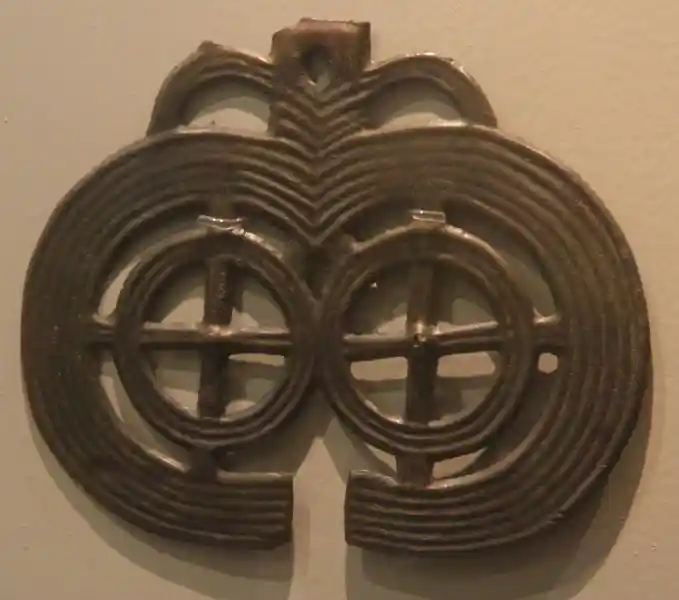 Bronze hoards with solar cross inside crescents